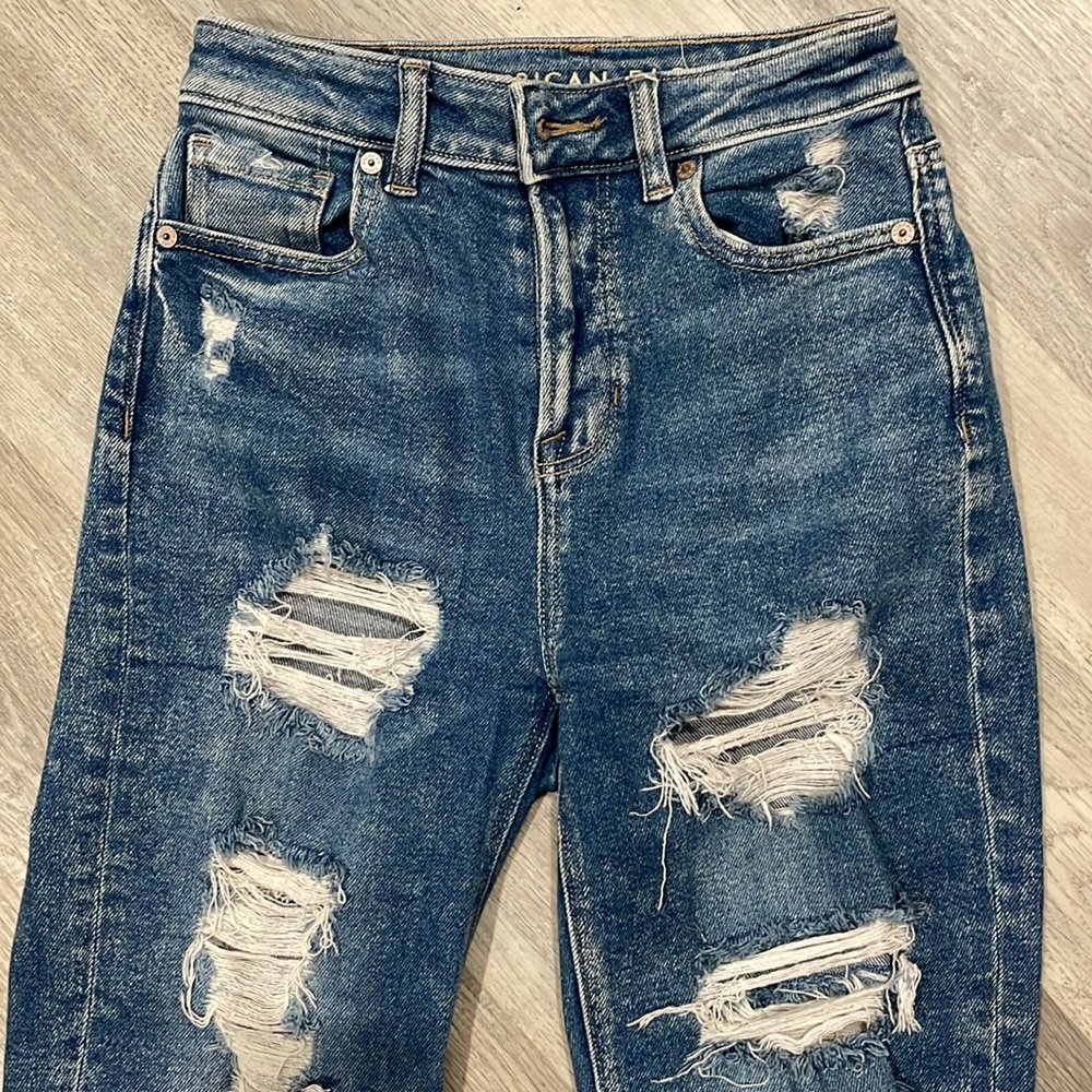 American Eagle 🦅 MOM Jean - Picture 2 of 9